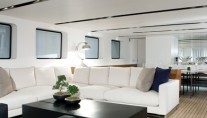 Motor Yacht OUT - Saloon